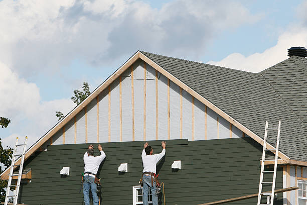 Professional Siding Installation technician working in Wesley Chapel, NC